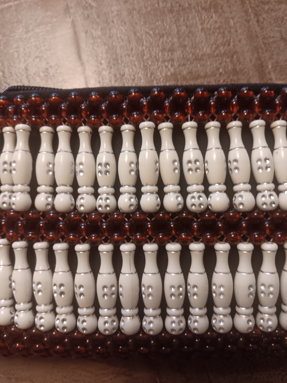 (63) Vintage style Beaded Women’s Clutch Bag in Ivory and Amber